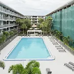Orlando 1Br Condo With Lake View & Minutes To Disney