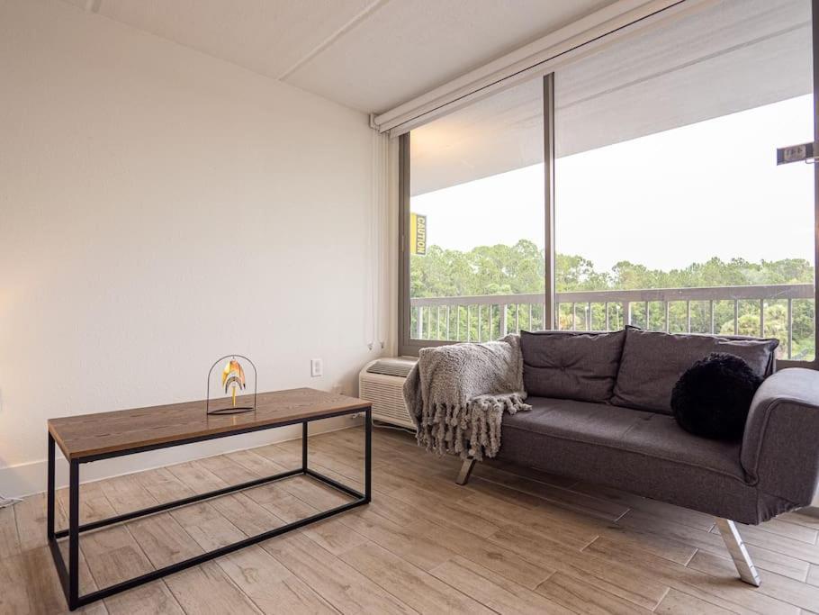 Orlando 1br With View & Minutes To *